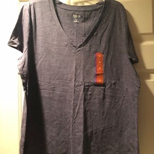 V neck tee **NWT